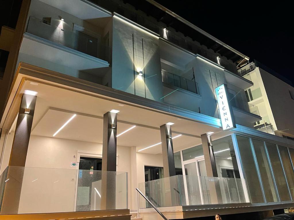 Hotel Vienna Rivazzurra Rimini Esterno foto