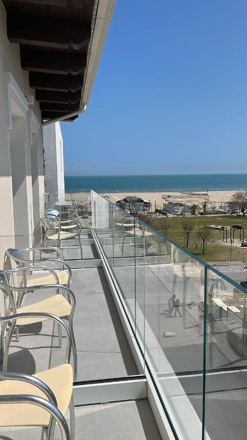 Hotel Vienna Rivazzurra Rimini Esterno foto