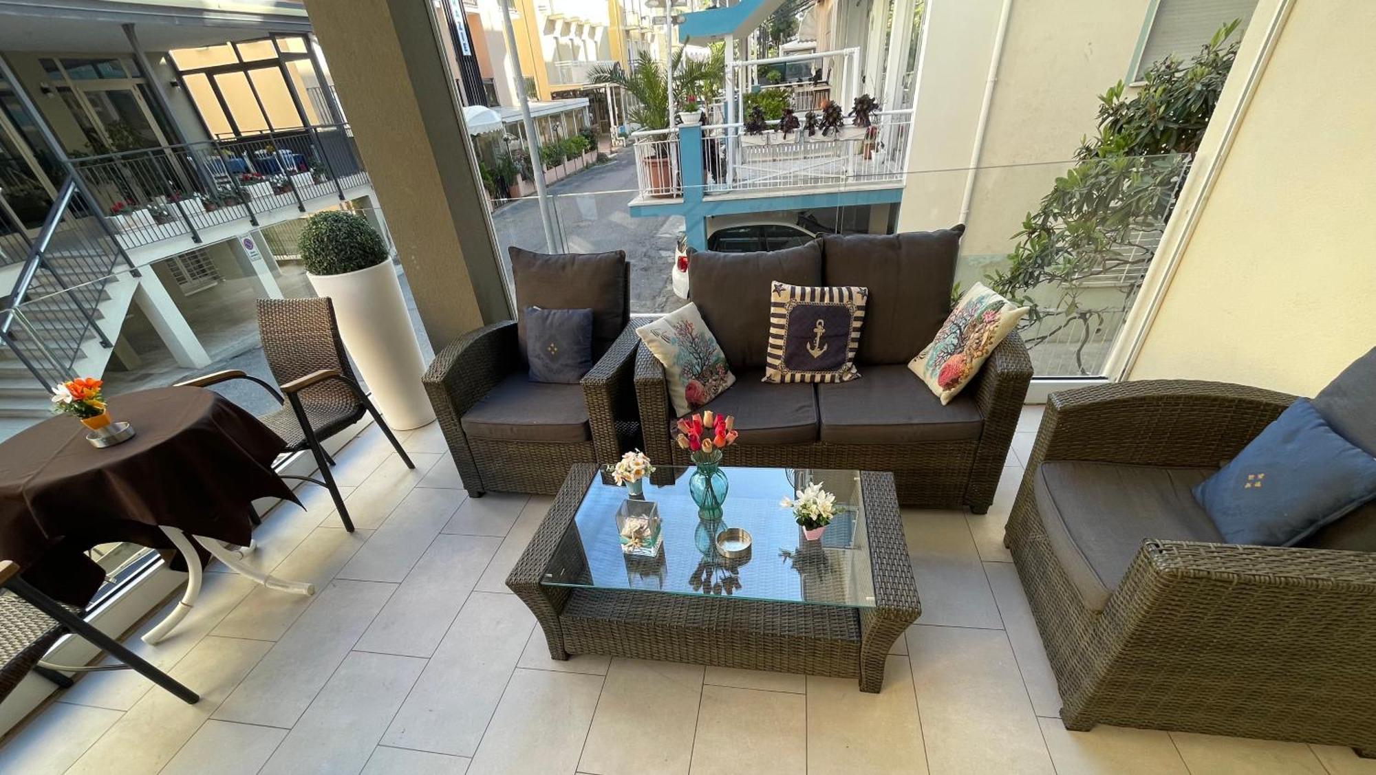 Hotel Vienna Rivazzurra Rimini Esterno foto
