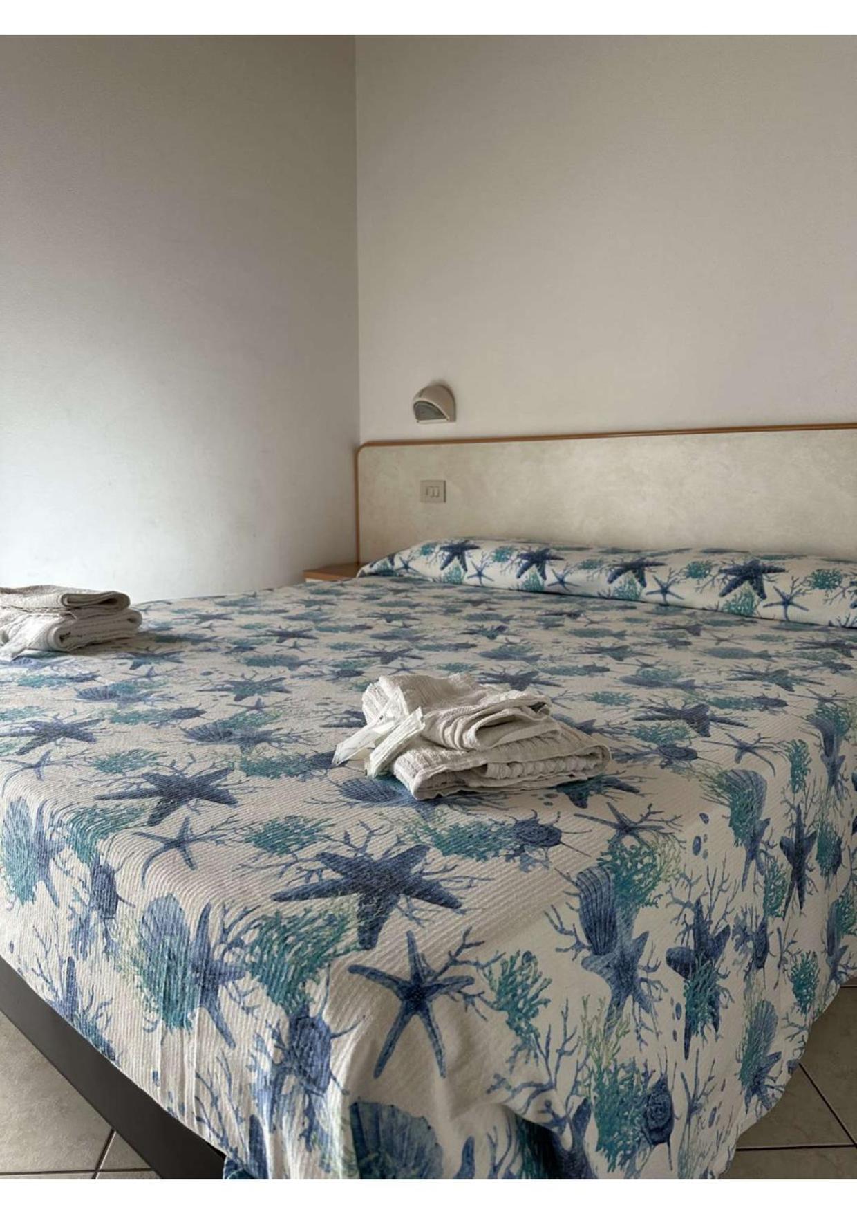 Hotel Vienna Rivazzurra Rimini Esterno foto